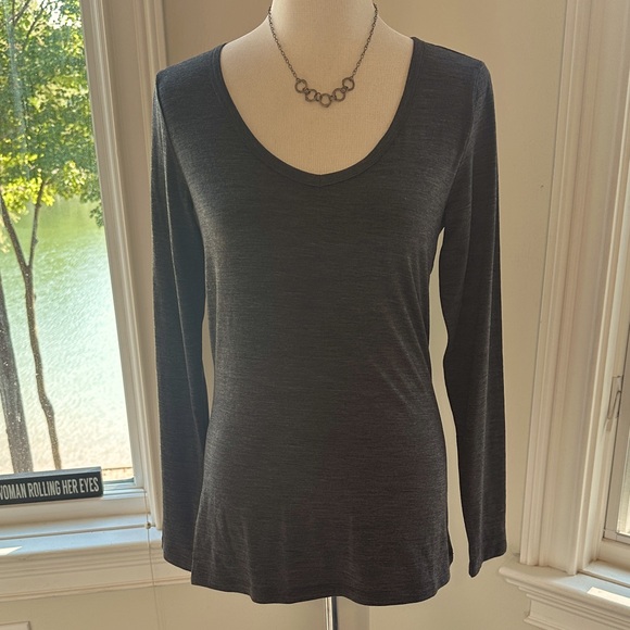 WOOLx Layla V-neck LS Tee, Grey Heather, Medium, NWOT - Picture 1 of 6